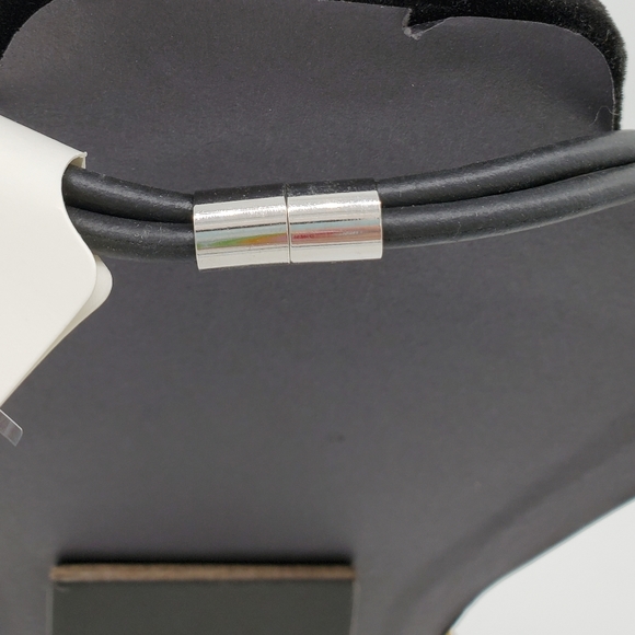 ⭐Design Silver Wood Circle and Rubber Necklace - Picture 3 of 6